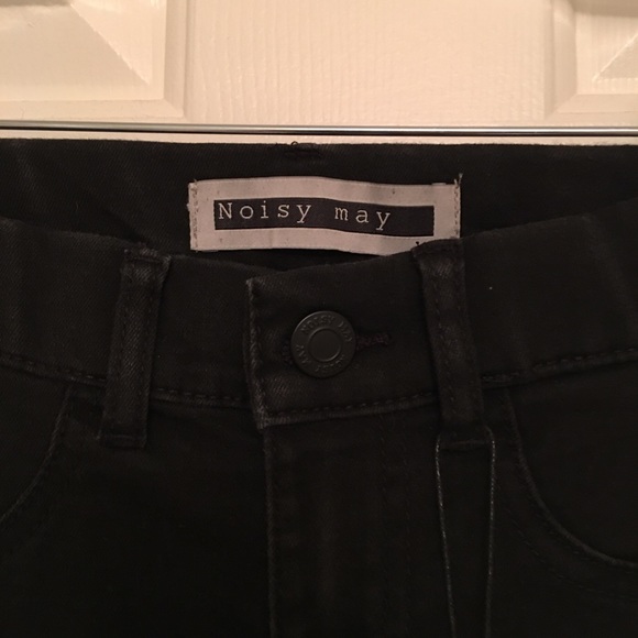 Noisy May - Picture 2 of 5